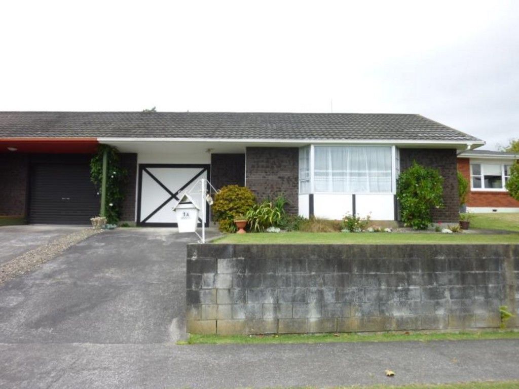 1a Hampden Street, AWAPUNI, Palmerston North City