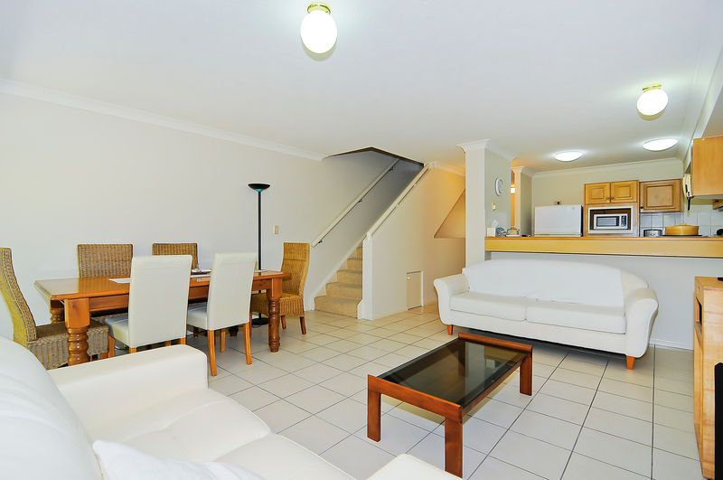 54 /100 Morala Avenue "Oasis Villas", RUNAWAY BAY, QLD 4216