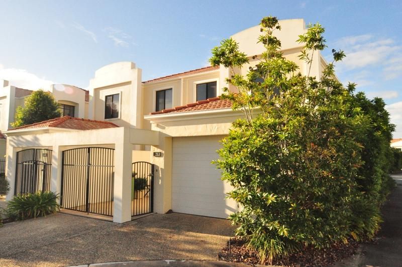 8840 Magnolia Drive East, HOPE ISLAND, QLD 4212