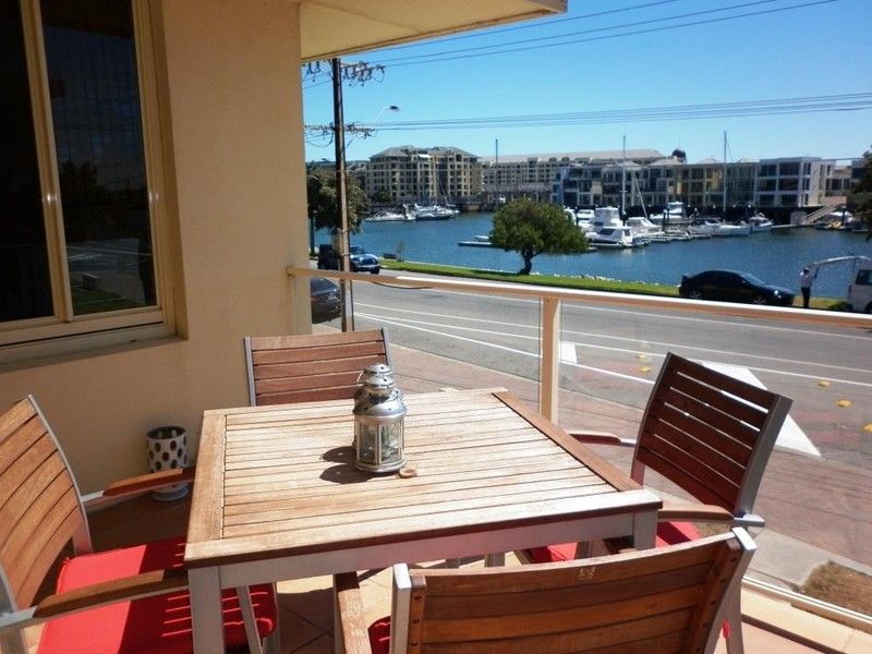 8/11 Adelphi Terrace, GLENELG NORTH, SA 5045