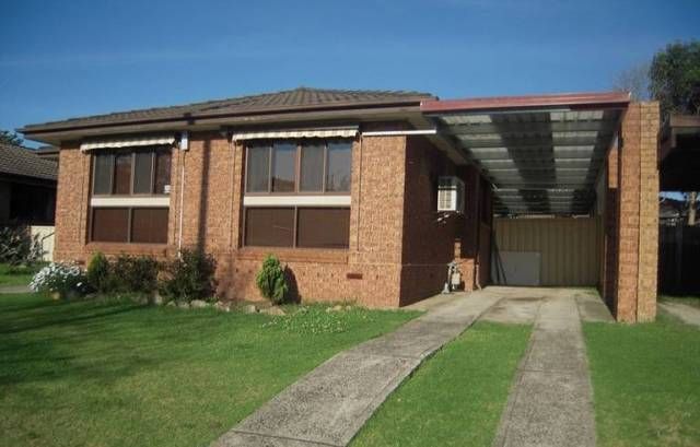 233 Copperfield Drive, ROSEMEADOW, NSW 2560