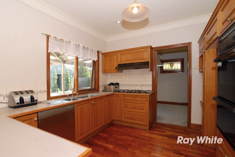 6 Derham Street, PEARCEDALE, VIC 3912