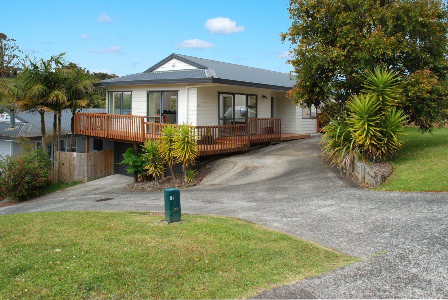 GLENFIELD, North Shore City