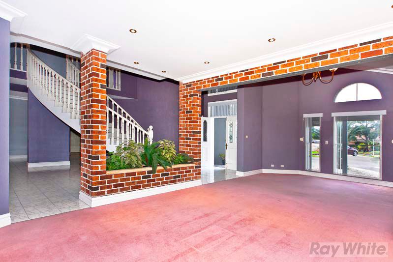 4  Brewon Close, BOSSLEY PARK, NSW 2176