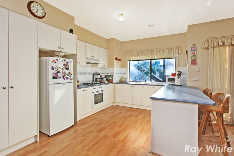 10 Stringy Bark Circuit, PAKENHAM, VIC 3810
