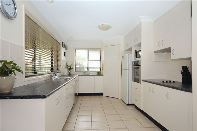 19 Holt Street, MIDDLE RIDGE, QLD 4350