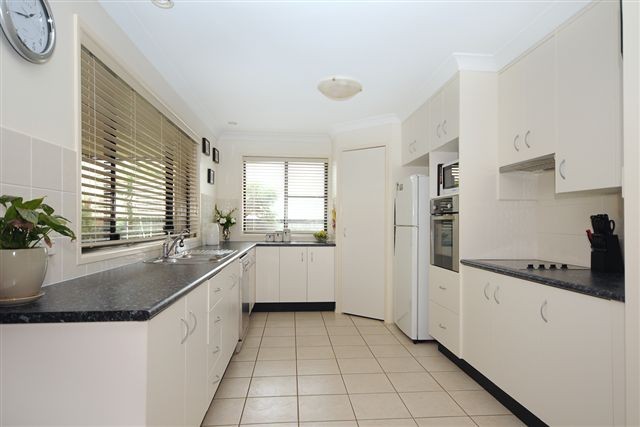 19 Holt Street, MIDDLE RIDGE, QLD 4350