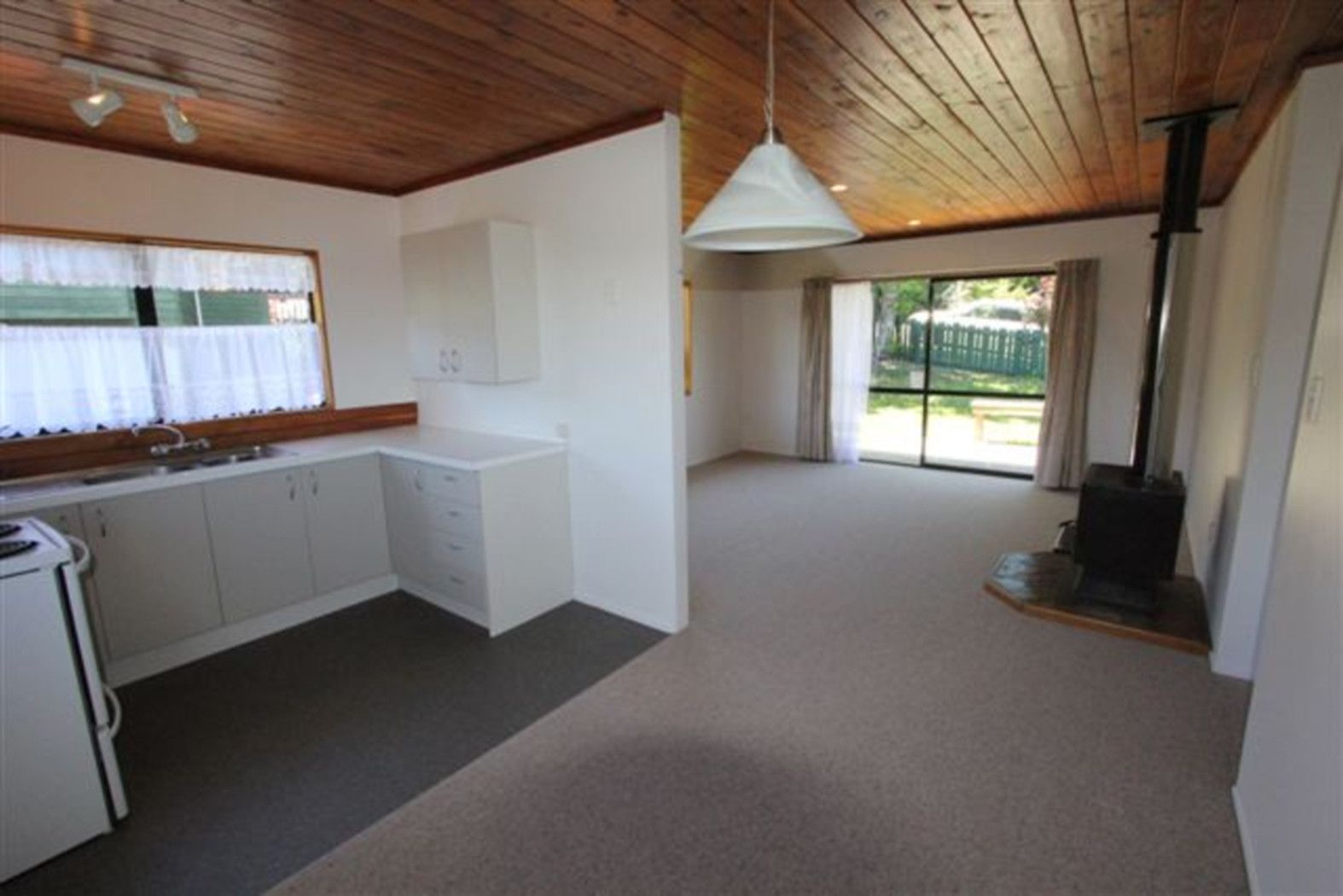 3a Witheford Drive, GLENFIELD, North Shore City