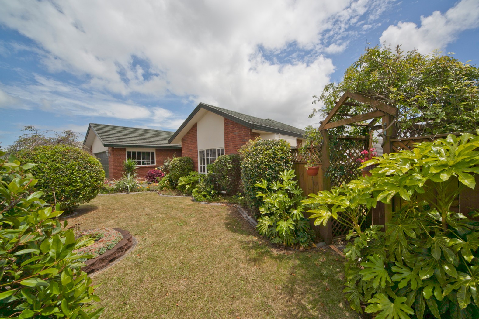 18 Castlehill Court, WATTLE DOWNS, Manukau City
