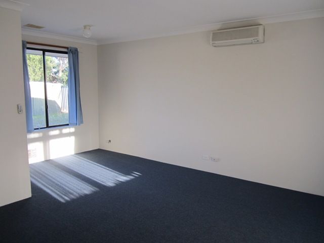 2 Labyrinth Way, SOUTH LAKE, WA 6164