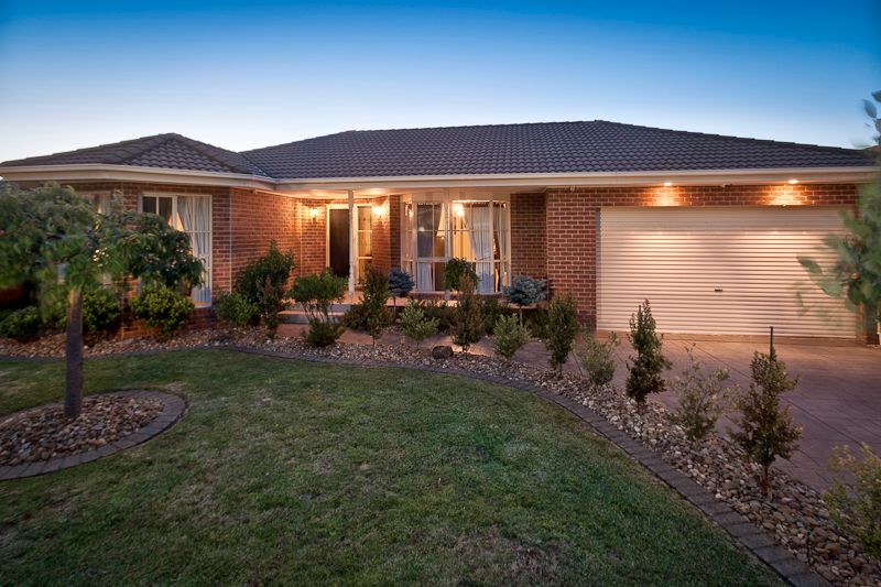 14 Sheridan Avenue, ROWVILLE VIC 3178