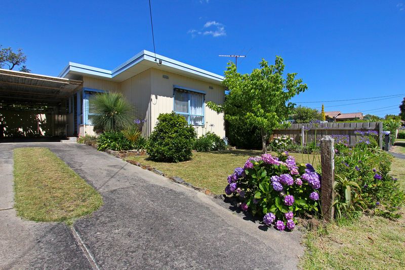 91 Fourth Avenue, ROSEBUD VIC 3939
