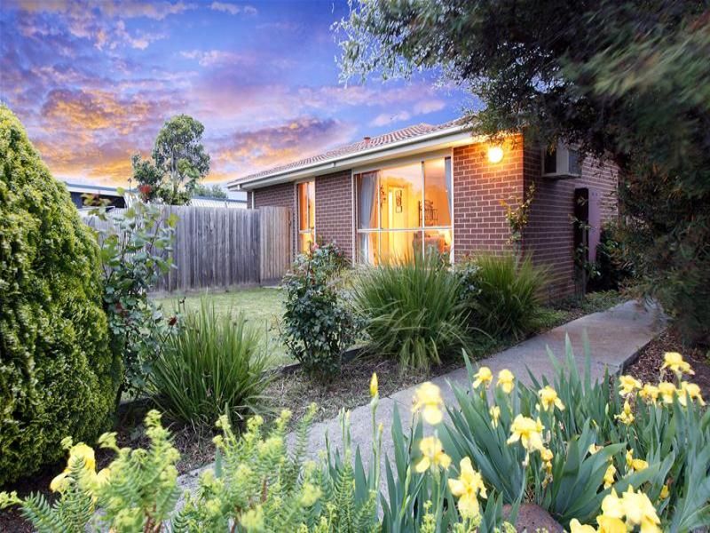 1 Kellaway Crescent, MILL PARK VIC 3082