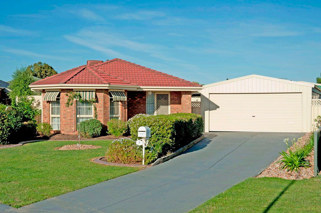 9 Begonia Court, DELACOMBE, VIC 3356