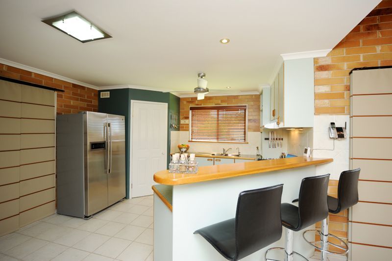 2 Buckingham Court, GLADSTONE, QLD 4680