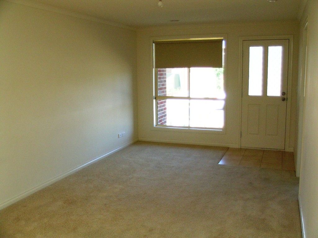 2 Domain Gardens, SEBASTOPOL, VIC 3356