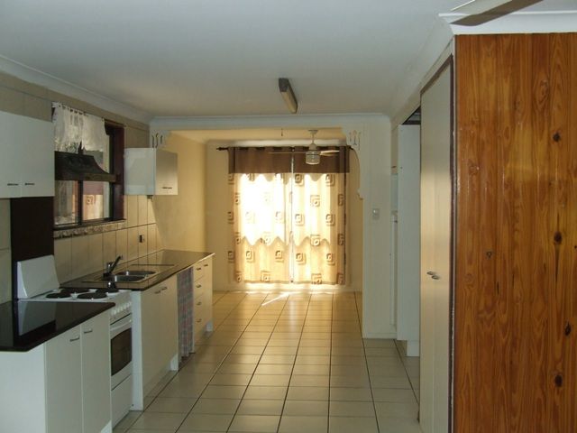 8 Burgess Street, GLASS HOUSE MOUNTAINS, QLD 4518