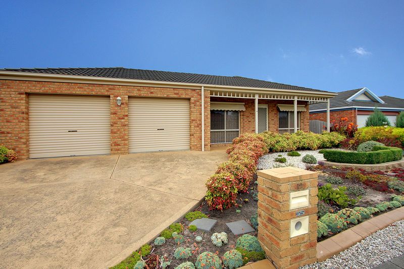 12  Waltham Drive, MORNINGTON VIC 3931