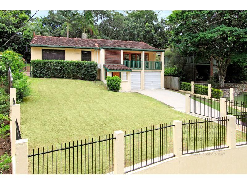 12 Tucker Street, CHAPEL HILL QLD 4069