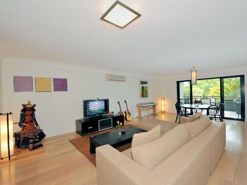 39 Cairns Street, KANGAROO POINT QLD 4169
