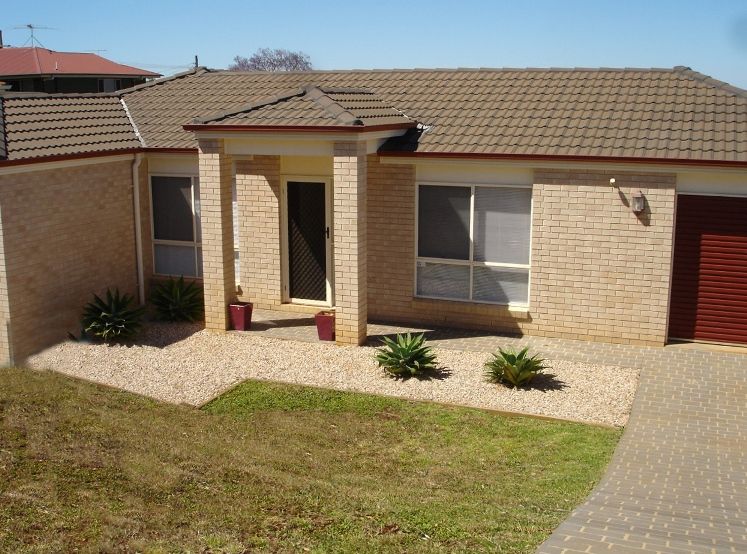 74 Glenvale Road, HARRISTOWN QLD 4350