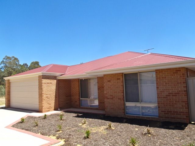 17A Summershill Gate, KENWICK WA 6107