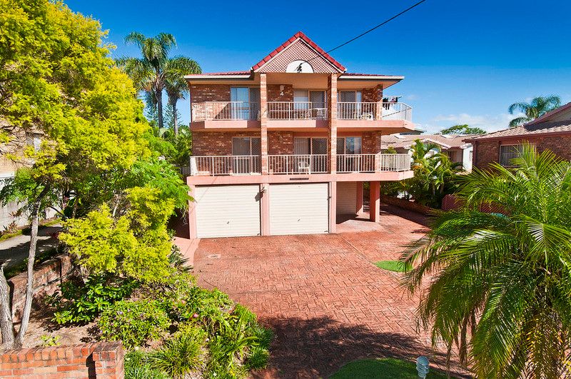 10 Twelfth Avenue, PALM BEACH QLD 4221