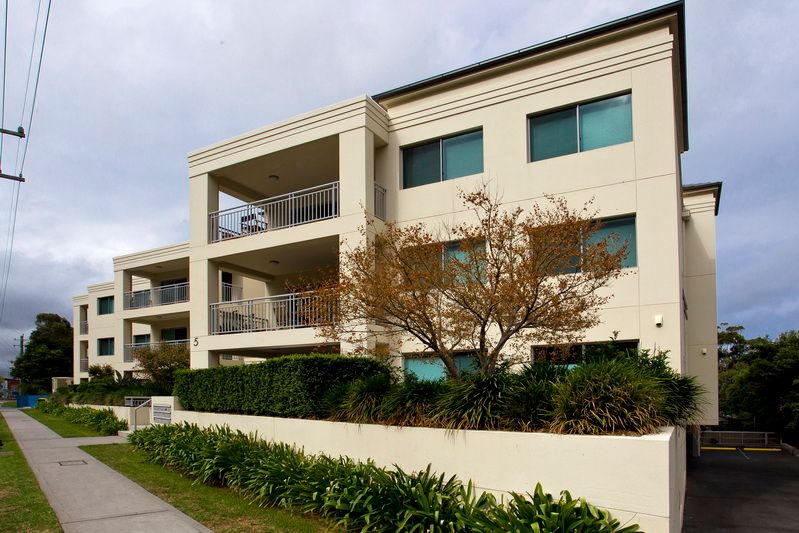 5 Station Street, THIRROUL NSW 2515