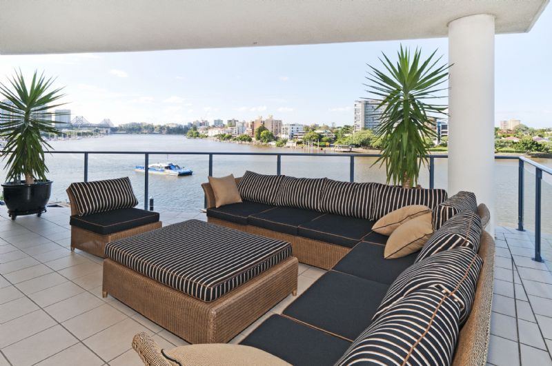 98 Thorn Street, KANGAROO POINT QLD 4169