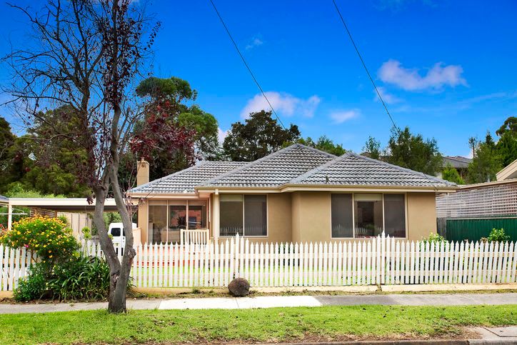 5 Ralund Road, DONCASTER VIC 3108