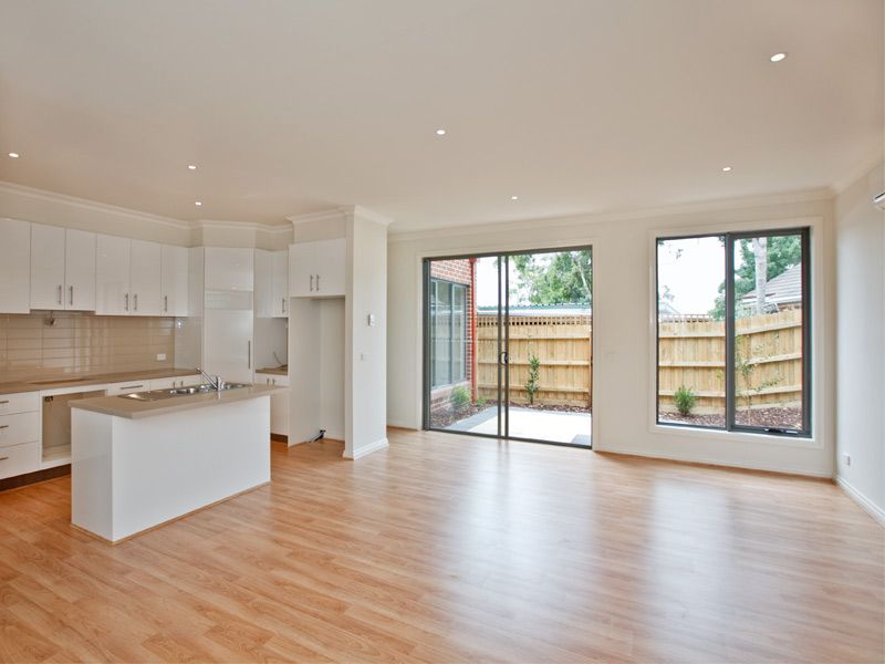 2 Garrawang Lane, BURWOOD EAST VIC 3151