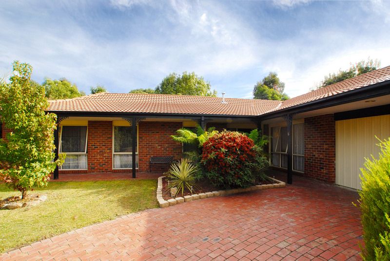 6  Hornsby Drive, LANGWARRIN VIC 3910