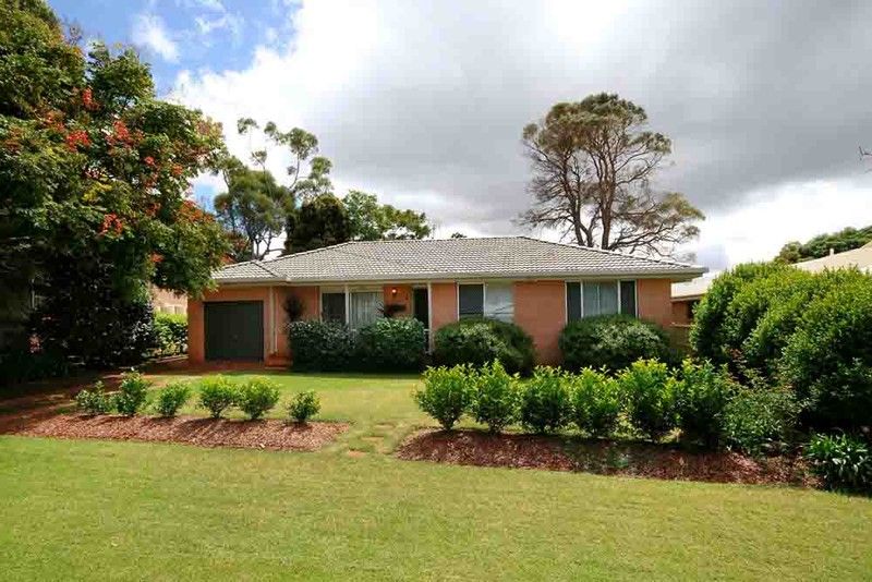 25 Sardon Street, CENTENARY HEIGHTS QLD 4350