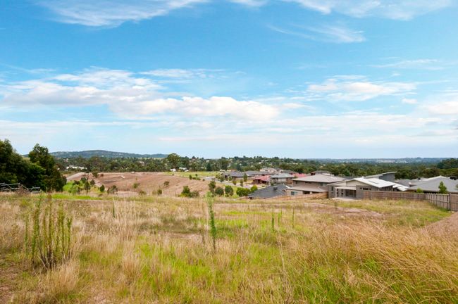 7 Beech Close, FERNTREE GULLY VIC 3156