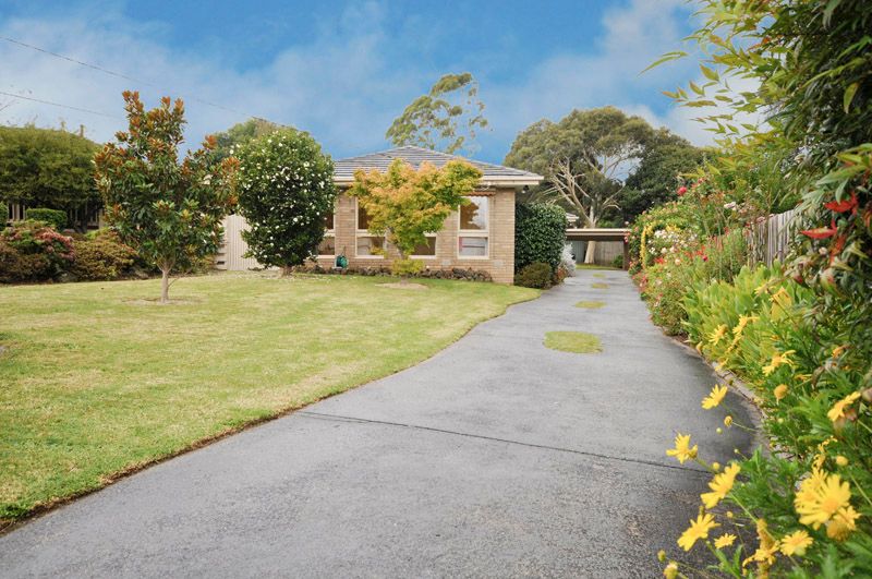 8  Snow Court, THE BASIN VIC 3154