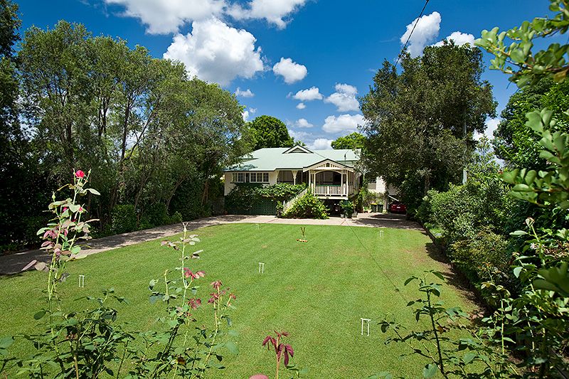 19 Ivy Street, INDOOROOPILLY QLD 4068