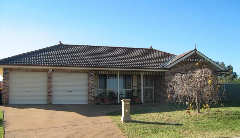 7 Samuel Court, YOUNG NSW 2594