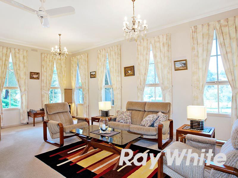 2 Sunninghill Court, MITCHAM VIC 3132