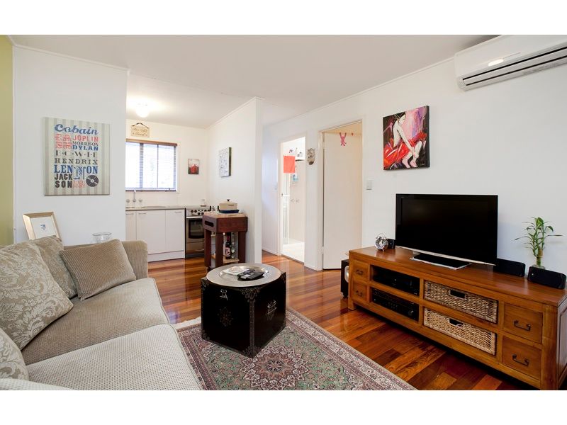 42 Pine Street, HAMILTON QLD 4007