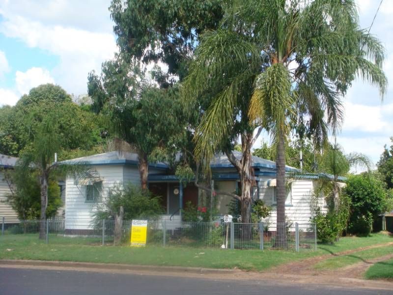 10  Wambo Street, CHINCHILLA QLD 4413