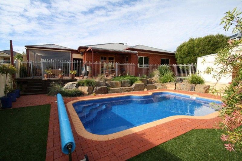 1 Creekview Drive, WALKLEY HEIGHTS SA 5098