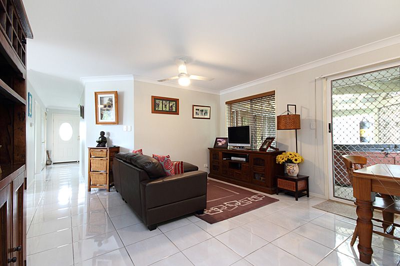 14 Barrier Place, FOREST LAKE QLD 4078