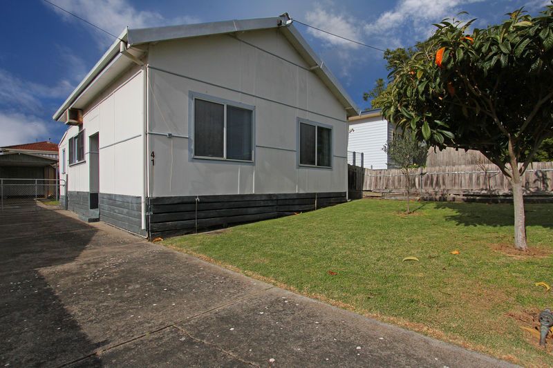 41 Sixth Avenue, ROSEBUD VIC 3939