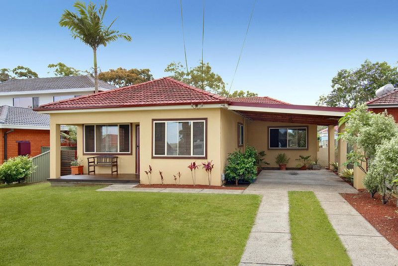 26 Mountain Street, ENGADINE NSW 2233