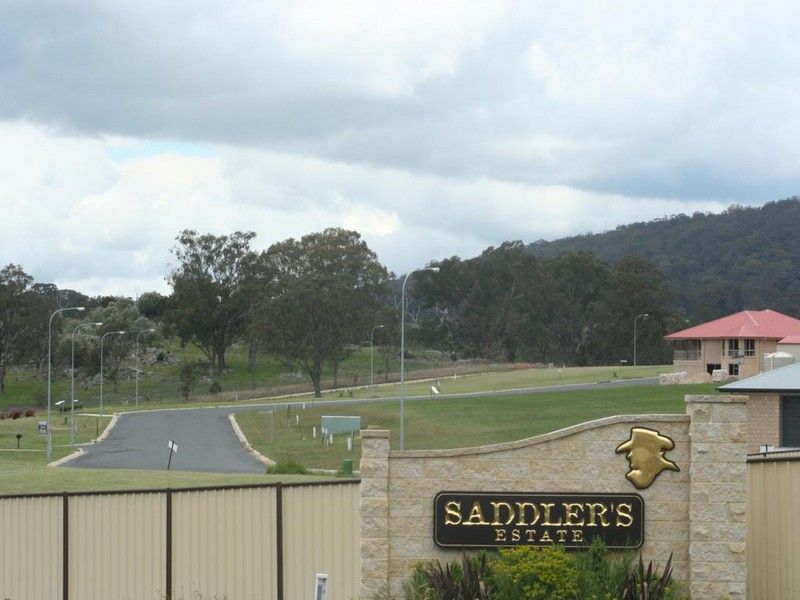 14 Parkes Drive, TENTERFIELD NSW 2372