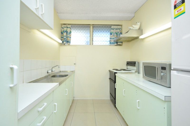 223 Cavendish Road, COORPAROO QLD 4151