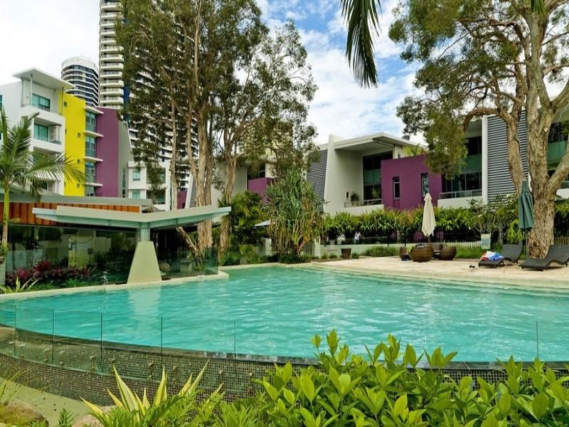 20 Bayview Street, RUNAWAY BAY QLD 4216