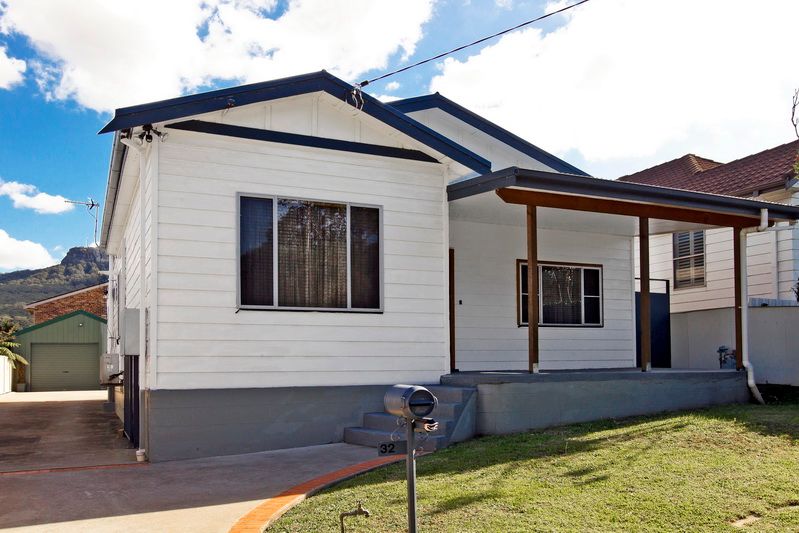 32 Cross Street, CORRIMAL NSW 2518