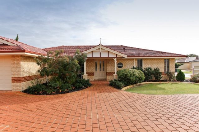 2/2 Planetree Pass, CANNING VALE WA 6155