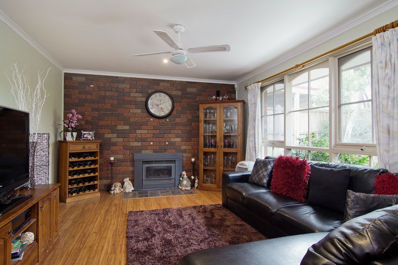 24 Deanswood Drive, SOMERVILLE VIC 3912
